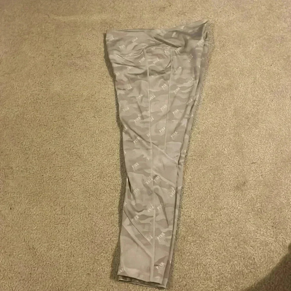 PINK Victoria’s Secret NWOT BEIGE & CAMO ACTIVE WORKOUT PANTS-Size Large - Picture 11 of 11
